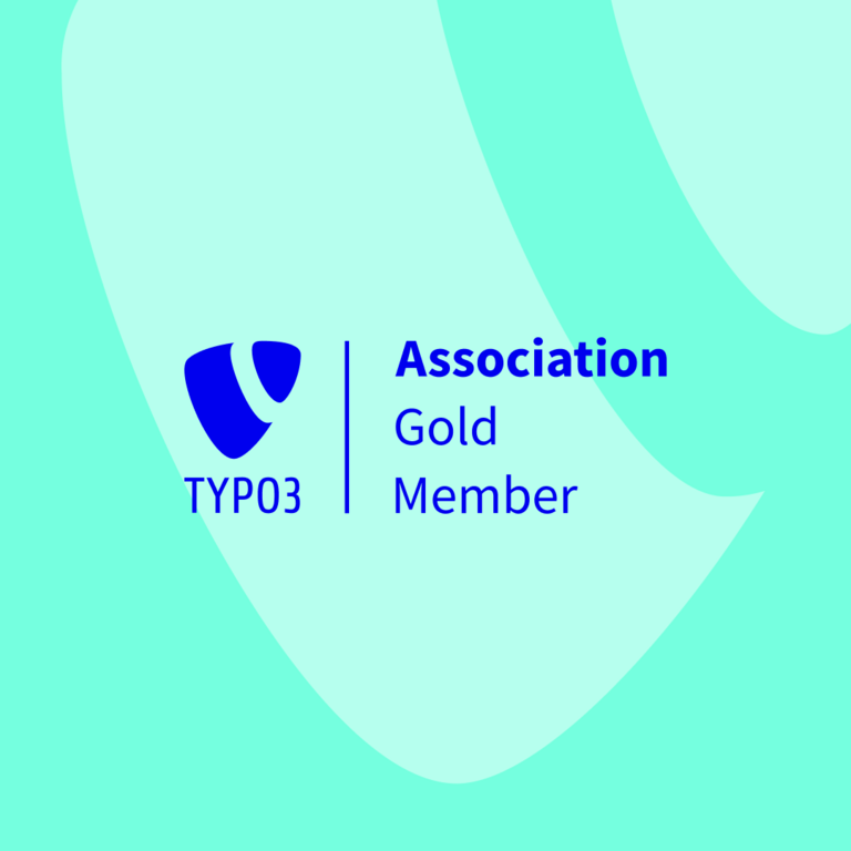 Logo der TYPO3 Association mit dem Text ‚TYPO3 Association Gold Member‘ auf türkisem Hintergrund.
